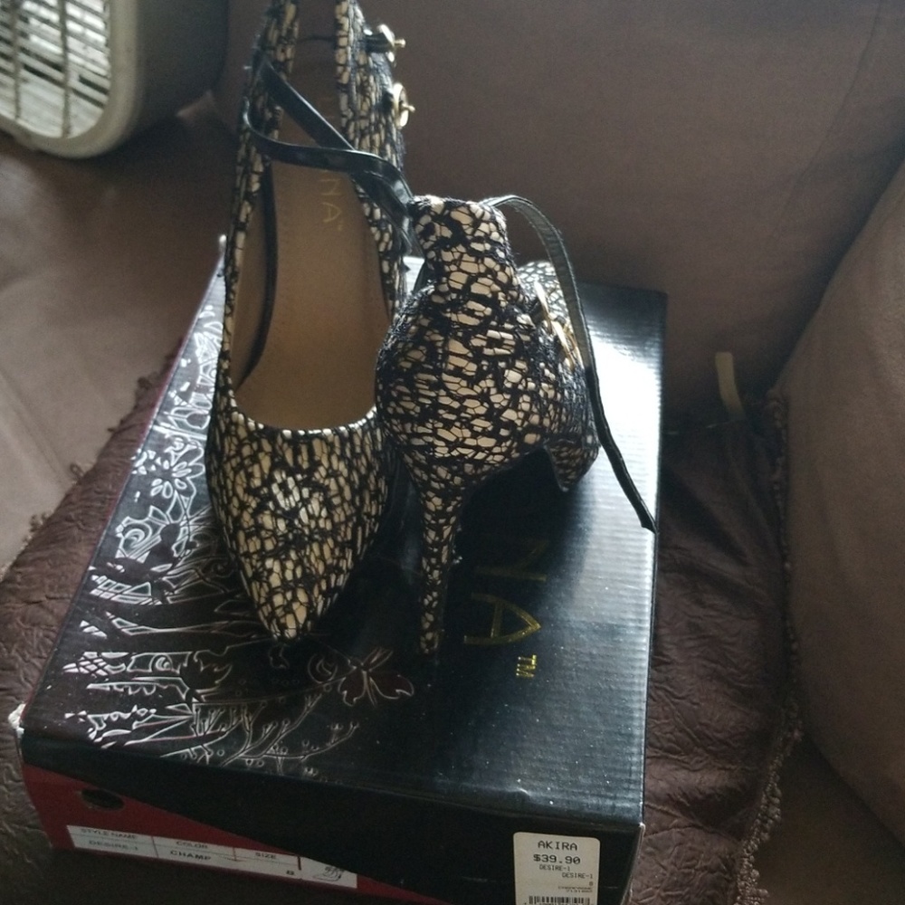 Shoes - Picture 2 of 5
